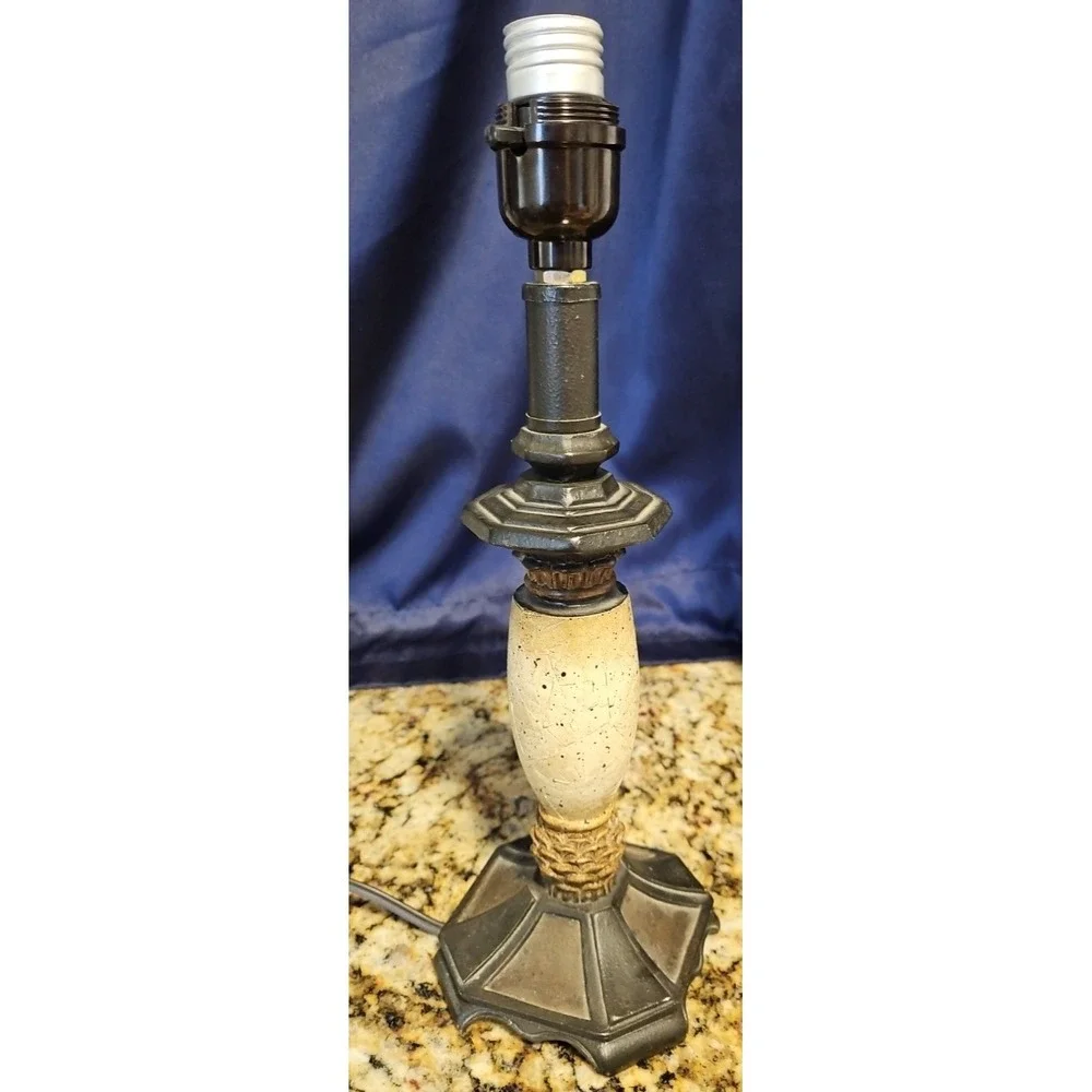 Resin Pinecone Table Lamp 18